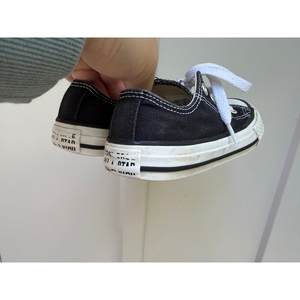 Converse Chuck Taylor All Star Low-Top Sneakers Little Kids Size 11 - Picture 3 of 10